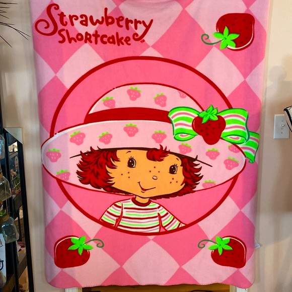 Other - Y2K Vintage 03 Strawberry Shortcake Pink Fleece Blanket 5 x 3.5